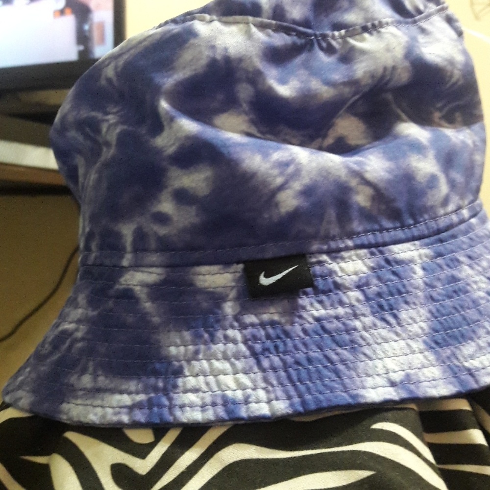 Bucket hat - Picture 2 of 2